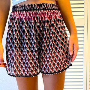Black/white/red pull on shorts